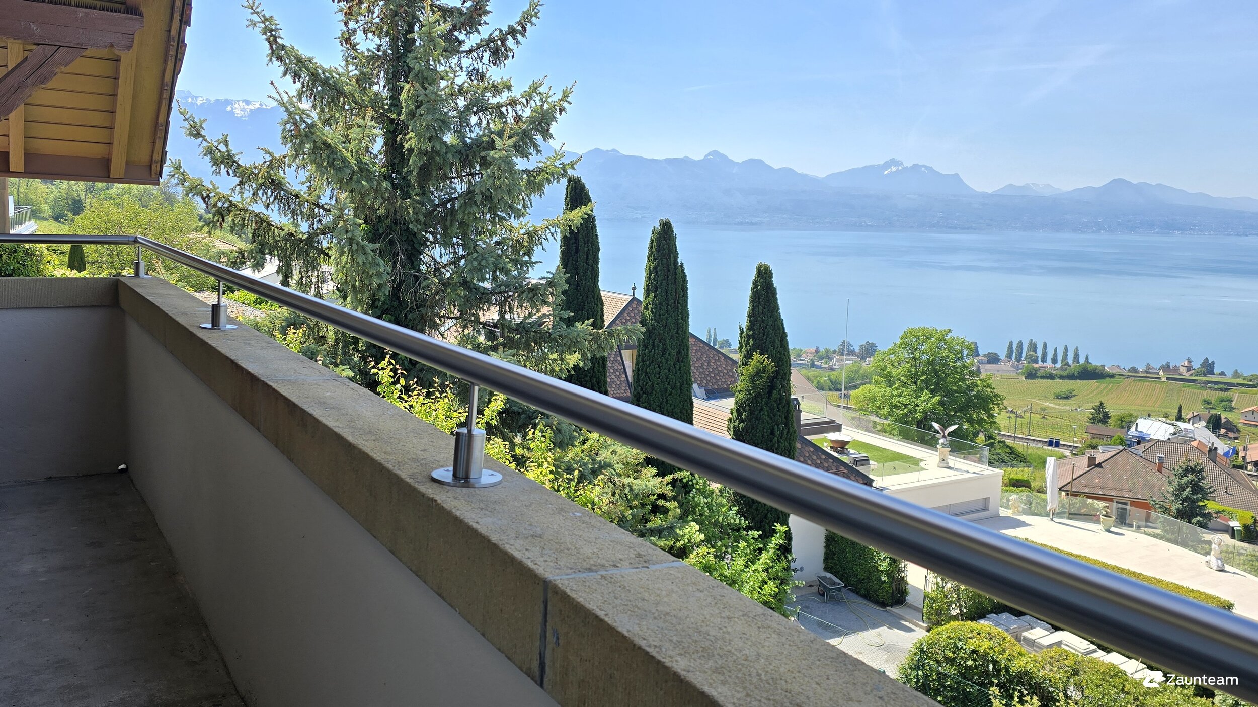 Garde-corps et main-courantes de 2026 à 1090 Lutry Suisse de Swissclôture Léman.