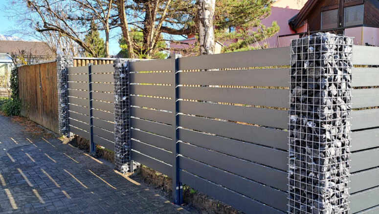 Protection brise-vue en aluminium de 2026 à 9470 Buchs Suisse de Zaunteam Werdenberg.