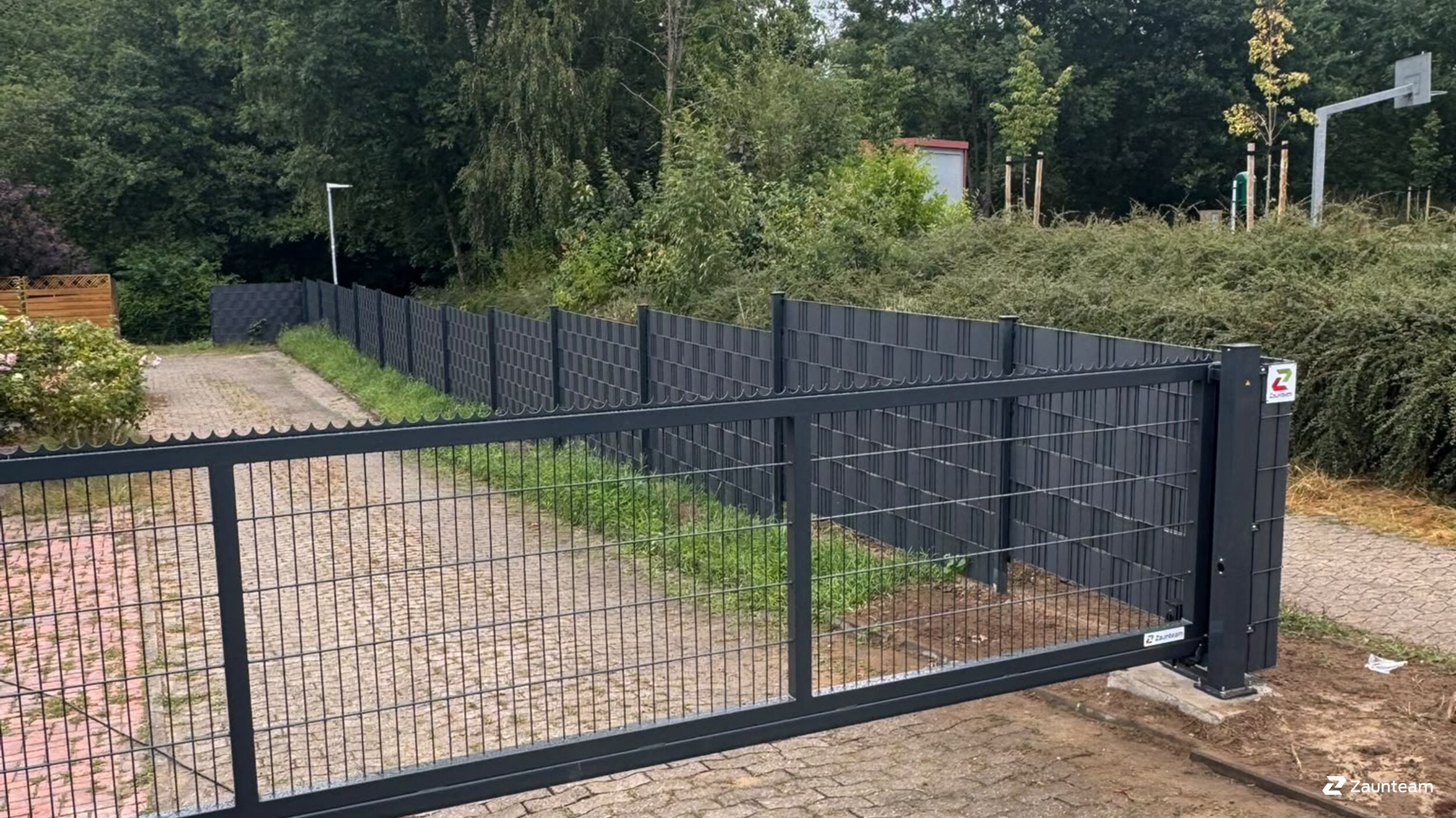 Portails automatiques de 2026 à 21717 Fredenbeck Allemagne de Zaunteam Stade-Geestland.