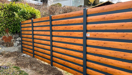 Protection brise-vue en aluminium de 2022 à 3652 Hilterfingen Suisse de Zaunteam Berner Oberland.