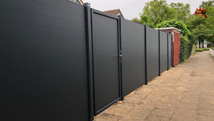 Protection brise-vue en aluminium de 2020 à 31700 Heuerssen Allemagne de Zaunteam Schaumburger Land.